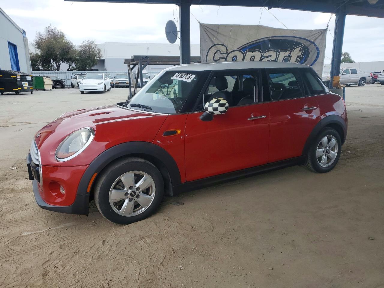 2015 MINI COOPER — Front 3/4