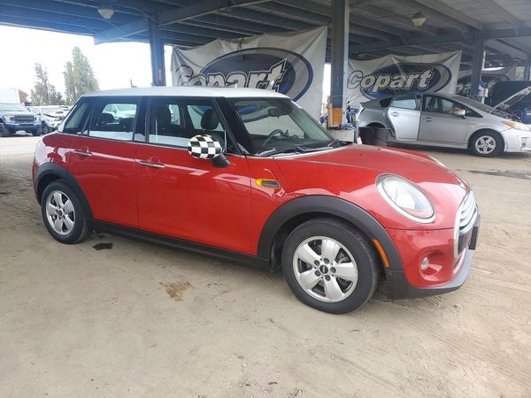 2015 MINI COOPER — Passenger 3/4