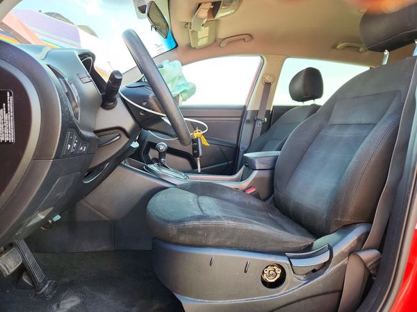 2013 KIA SPORTAGE LX — DENT