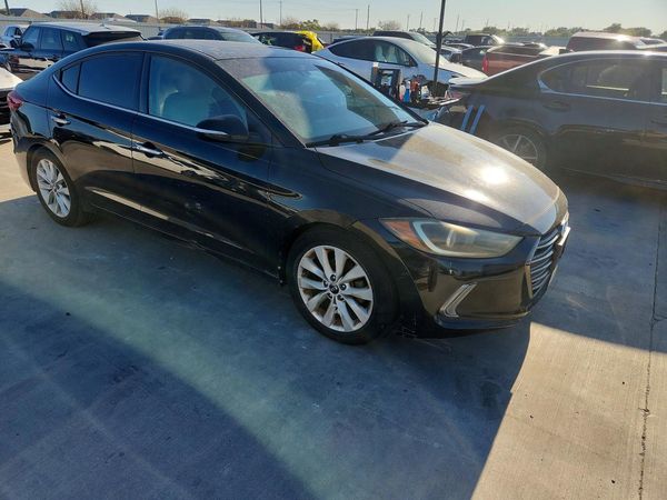 2017 HYUNDAI ELANTRA — Passenger 3/4