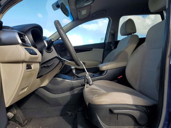 2019 KIA SORENTO L, LX, S — DENT