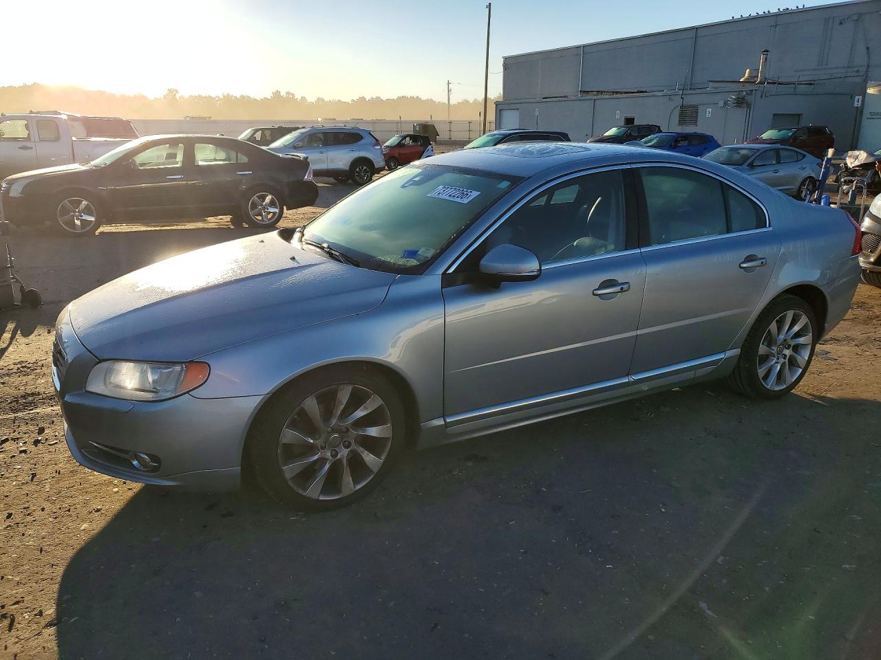 2013 VOLVO S80 — Front 3/4