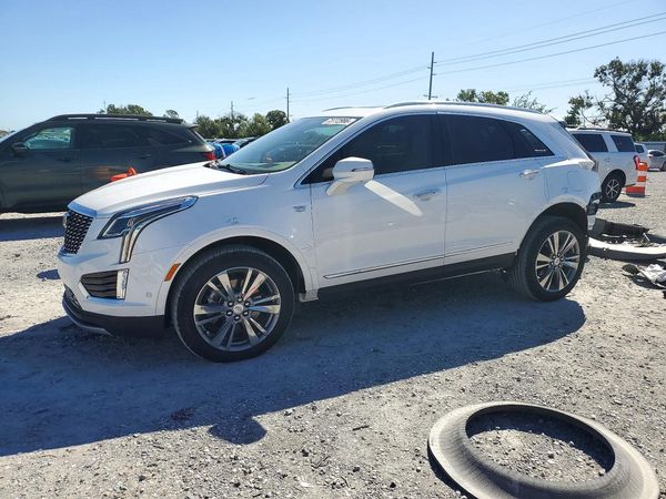2024 CADILLAC XT5 Premium Luxury — Front 3/4