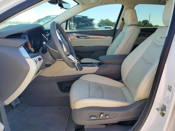 2024 CADILLAC XT5 Premium Luxury — DENT