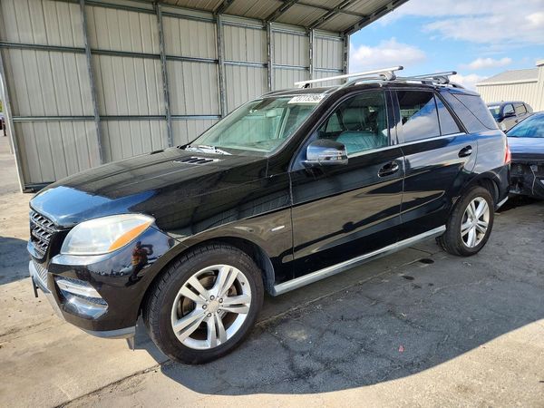 2012 MERCEDES-BENZ ML ML350 4-MATIC — Front 3/4
