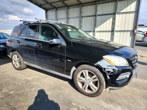 2012 MERCEDES-BENZ ML ML350 4-MATIC — Passenger 3/4