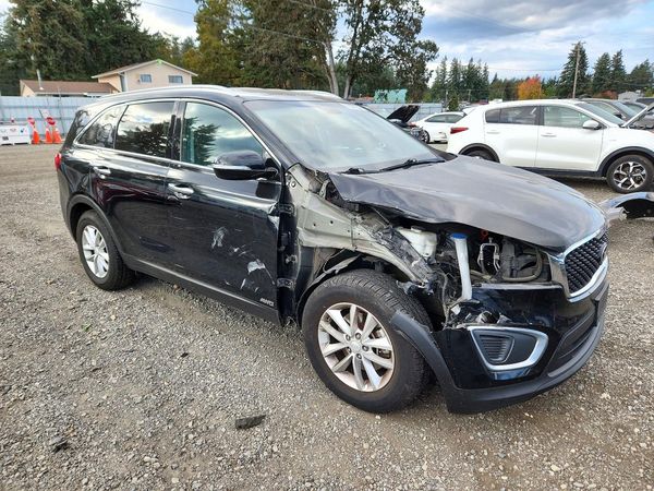 2017 KIA SORENTO L, LX — Passenger 3/4