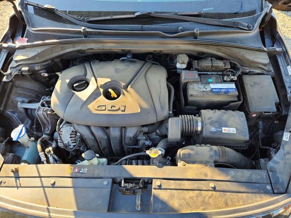2018 HYUNDAI ELANTRA Elantra GT — Engine bay