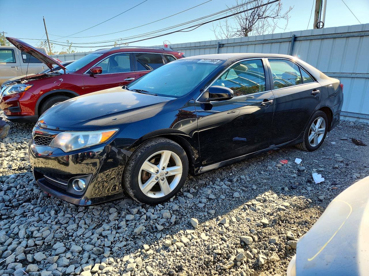2014 TOYOTA CAMRY — Front 3/4
