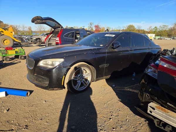 2013 BMW 750 — Front 3/4