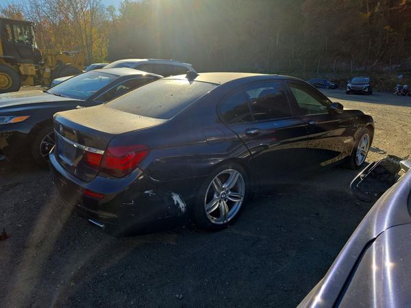 2013 BMW 750 — PSRA