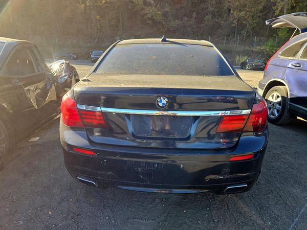 2013 BMW 750 — DIRR