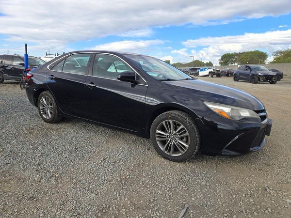 2017 TOYOTA CAMRY LE/SE/XLE/XSE — Passenger 3/4