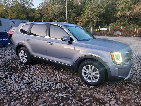 2020 KIA TELLURIDE LX — Passenger 3/4