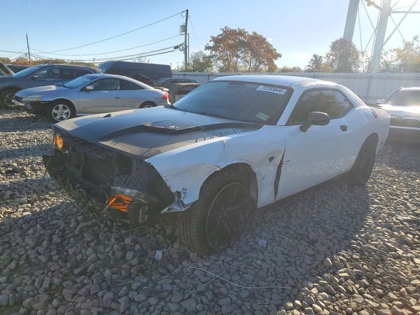 2017 DODGE CHALLENGER SXT — Front 3/4