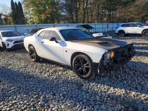 2017 DODGE CHALLENGER SXT — Passenger 3/4