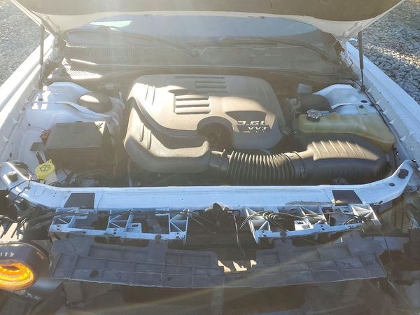 2017 DODGE CHALLENGER SXT — Engine bay