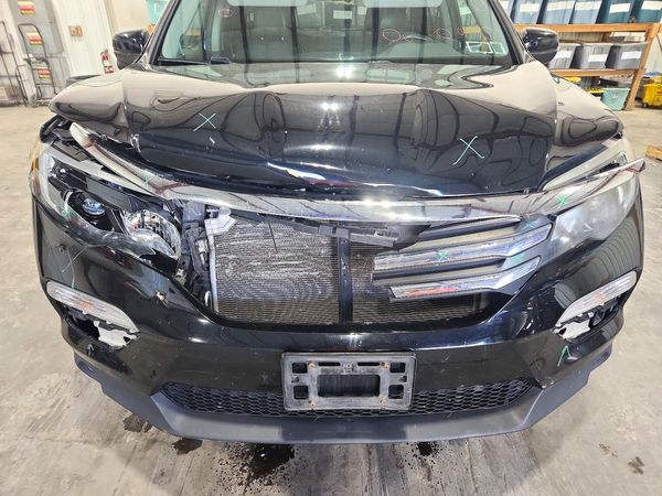 2016 HONDA PILOT EXL-N — Engine bay