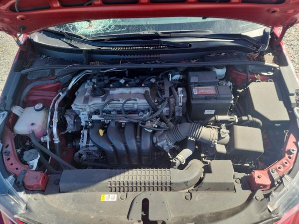 2021 TOYOTA COROLLA LE w/Premium pkg2 — Engine bay
