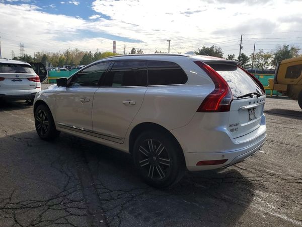2017 VOLVO XC60 Dynamic — DSRA