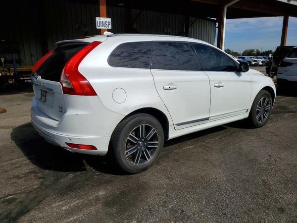2017 VOLVO XC60 Dynamic — PSRA