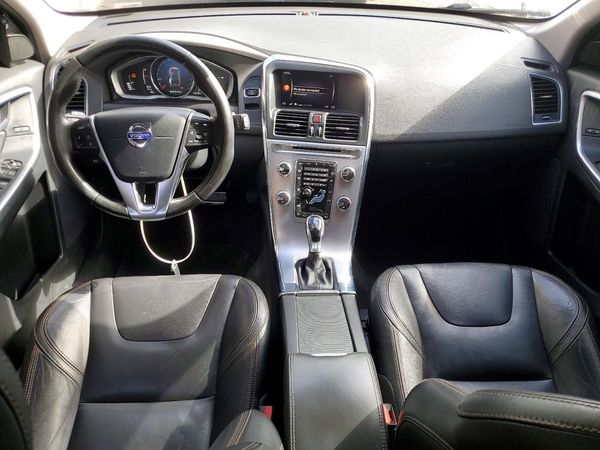 2017 VOLVO XC60 Dynamic — CKPT