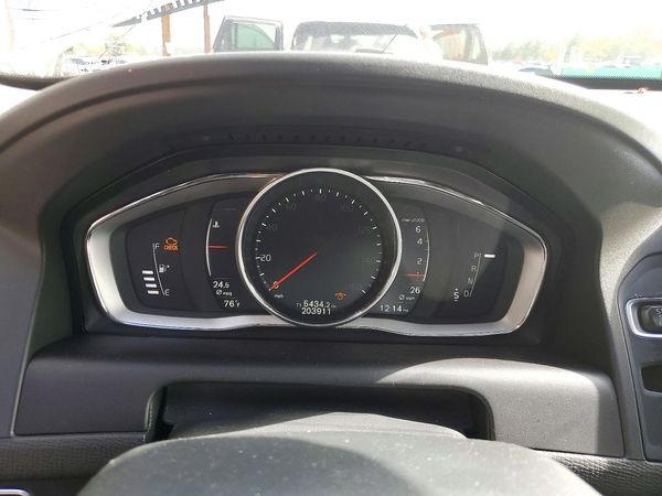 2017 VOLVO XC60 Dynamic — ODOM