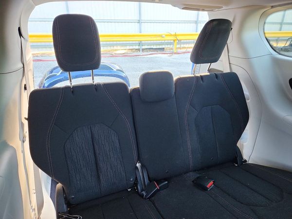 2018 CHRYSLER PACIFICA Touring Plus — SUVN
