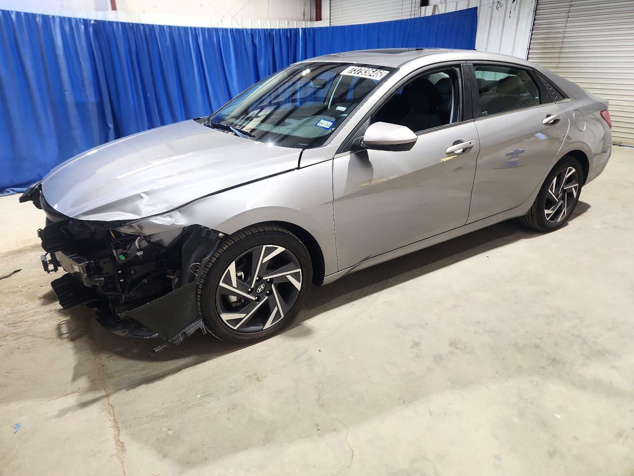 2025 HYUNDAI ELANTRA SEL Convenience — Front 3/4