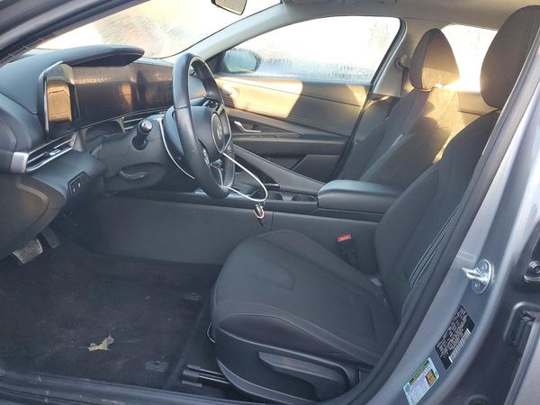 2025 HYUNDAI ELANTRA SEL Convenience — DENT