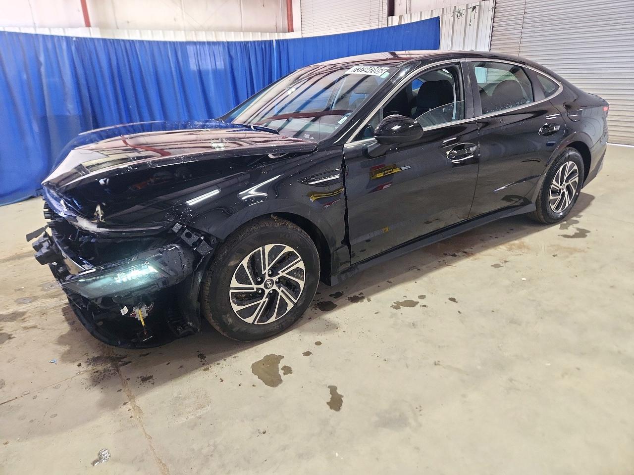 2026 HYUNDAI SONATA Blue — Front 3/4