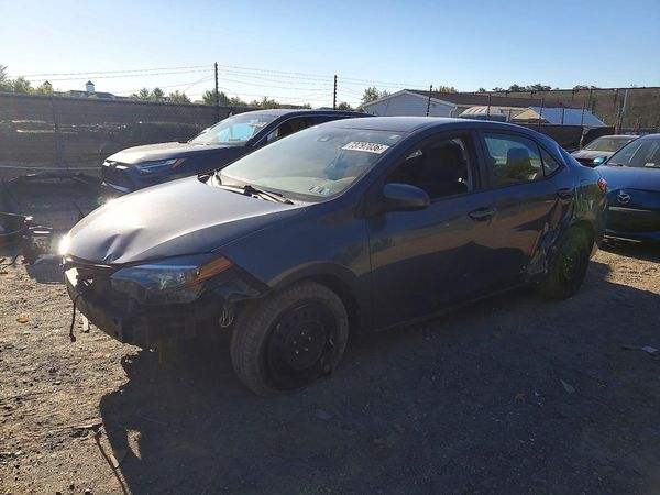 2018 TOYOTA COROLLA L/LE/SE/XLE/XSE — Front 3/4