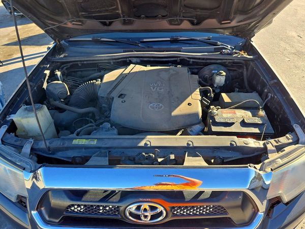 2014 TOYOTA TACOMA Delux Grade — Engine bay