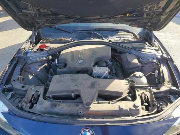 2017 BMW 320 xDrive SA — Engine bay