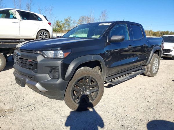 2025 CHEVROLET COLORADO Trail Boss — Front 3/4