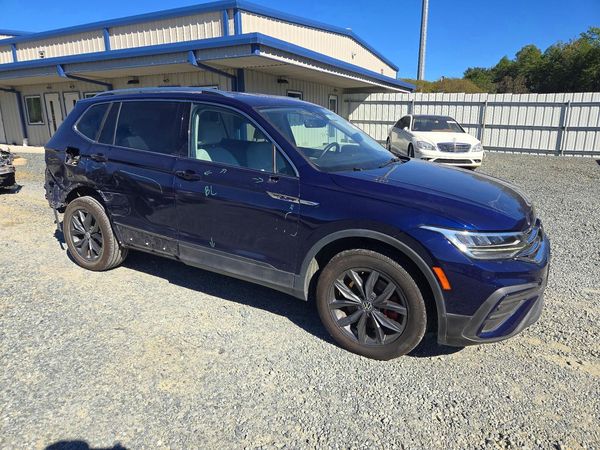 2022 VOLKSWAGEN TIGUAN SE — Passenger 3/4