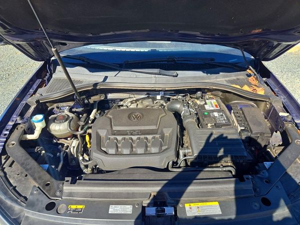 2022 VOLKSWAGEN TIGUAN SE — Engine bay