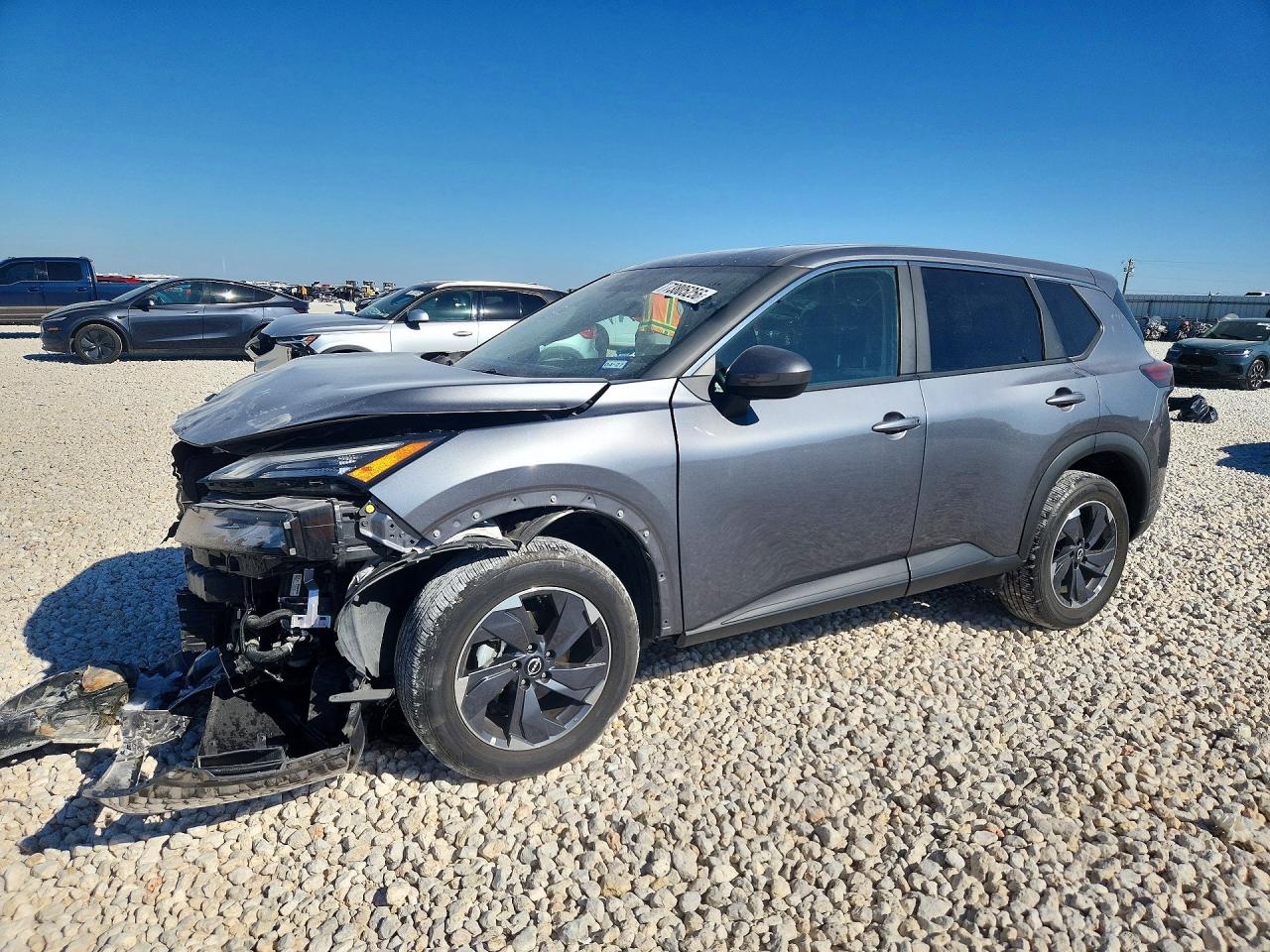2025 NISSAN ROGUE SV — Front 3/4