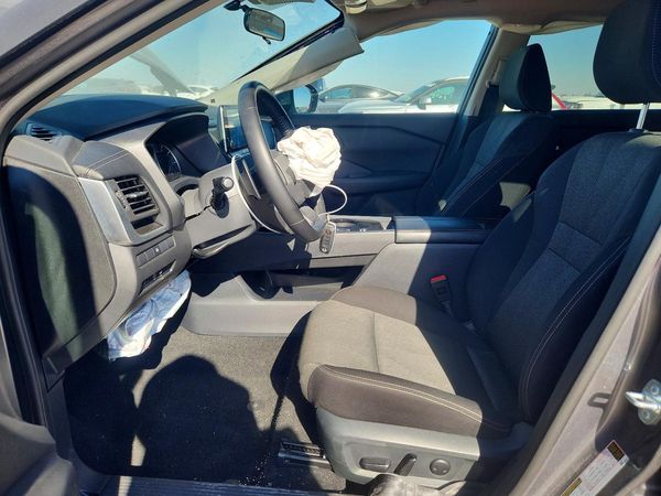 2025 NISSAN ROGUE SV — DENT