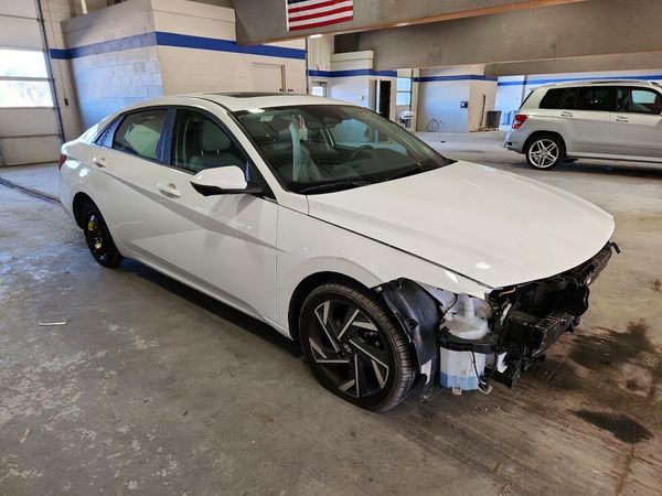 2024 HYUNDAI ELANTRA Limited — Passenger 3/4