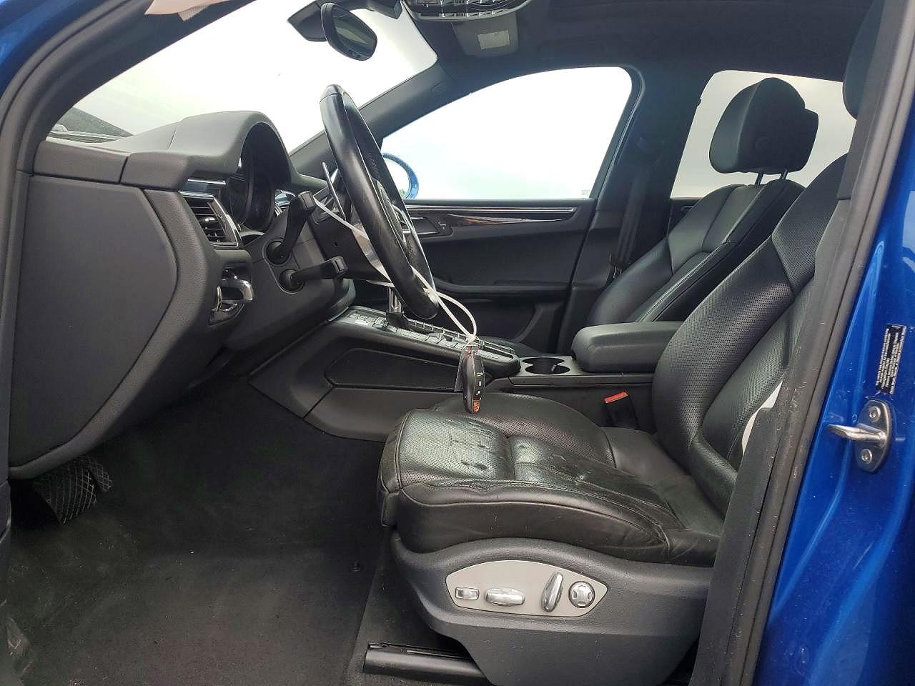 2016 PORSCHE MACAN