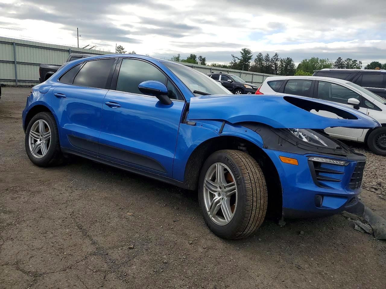 2016 PORSCHE MACAN