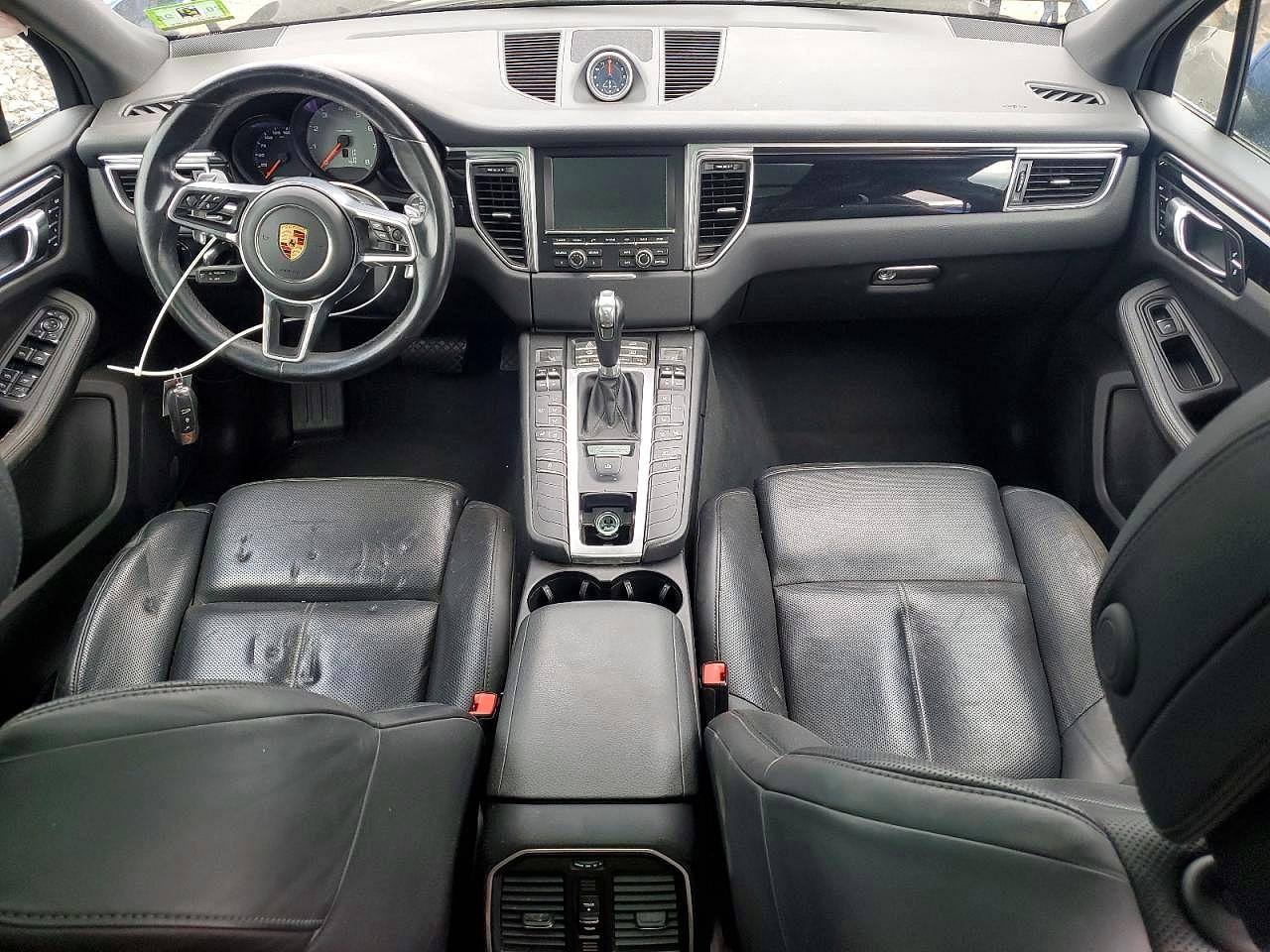 2016 PORSCHE MACAN