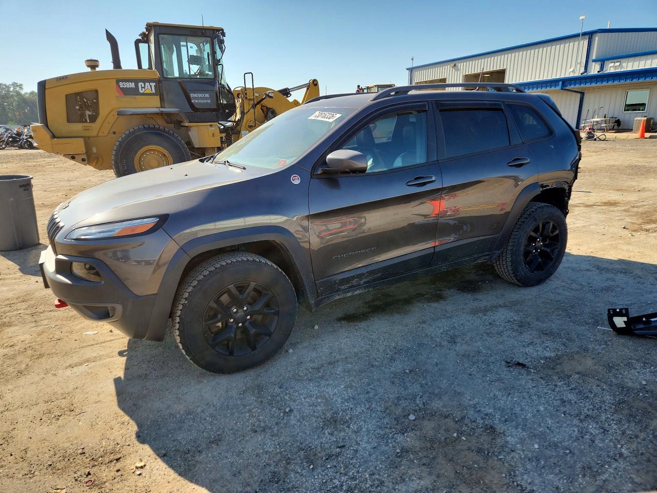2017 JEEP CHEROKEE Trailhawk — Front 3/4