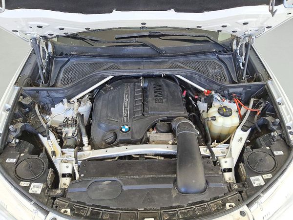 2018 BMW X5 xDrive35i — Engine bay