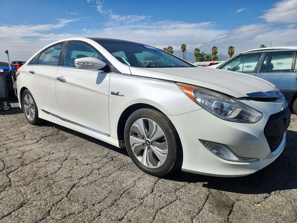 2013 HYUNDAI SONATA Hybrid / Hybrid Limited — Passenger 3/4