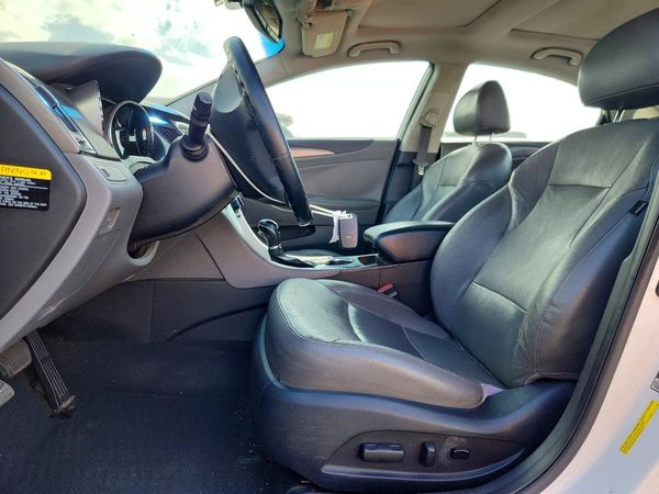 2013 HYUNDAI SONATA Hybrid / Hybrid Limited — DENT
