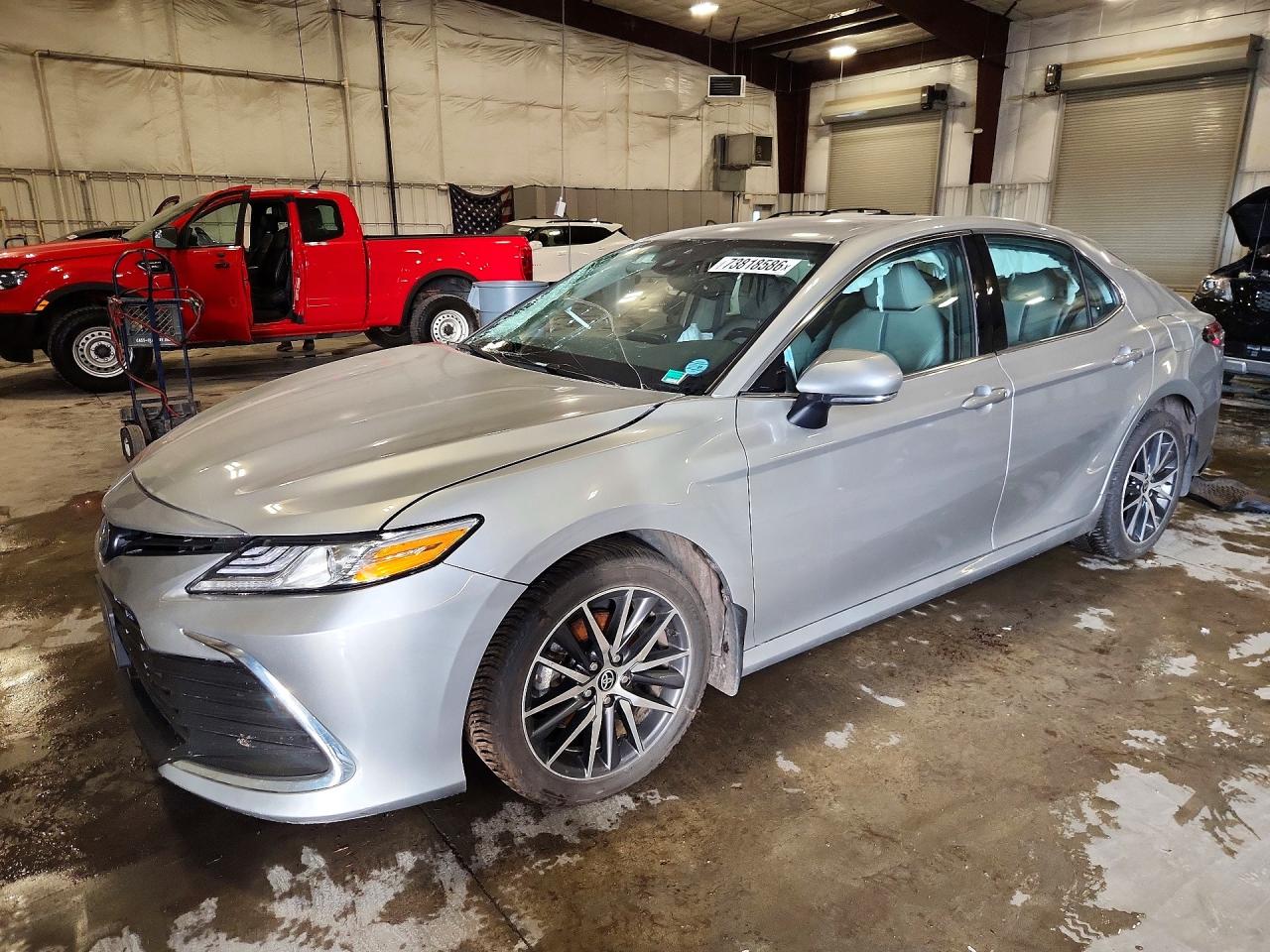 2024 TOYOTA CAMRY XLE — Front 3/4
