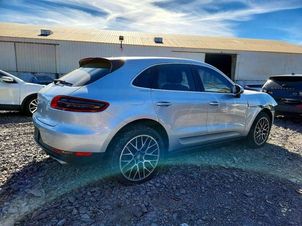 2015 PORSCHE MACAN — PSRA