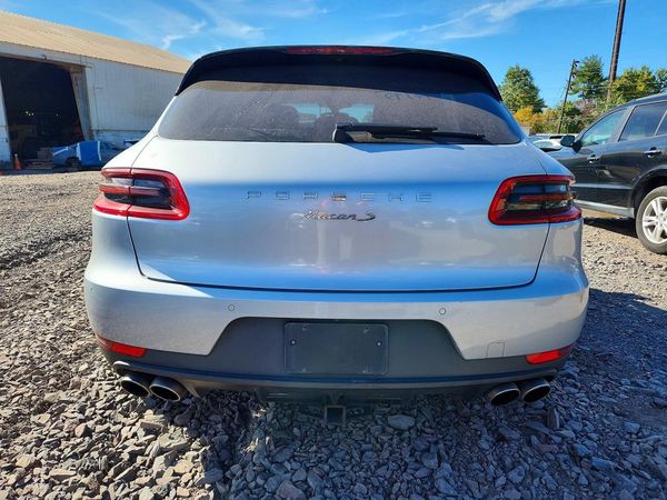 2015 PORSCHE MACAN — DIRR
